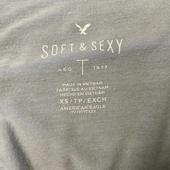 AMERICAN EAGLE Soft & Sexy Ombre Balloon Sleeve T Top with Neck Detail - size XS - Picture 7 of 7